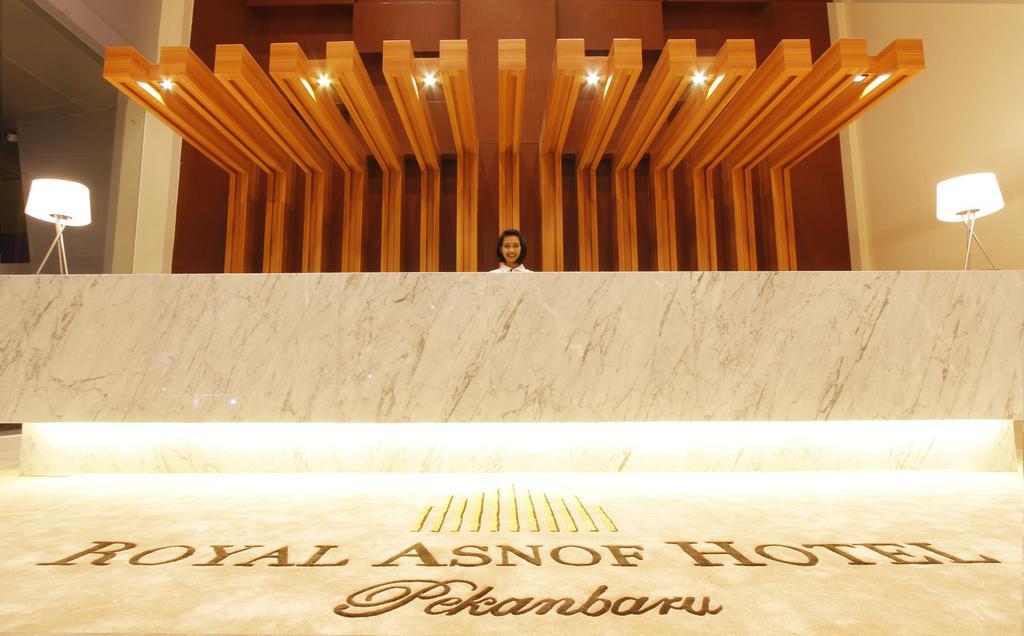 Royal Asnof Hotel Pakanbaru Exteriör bild