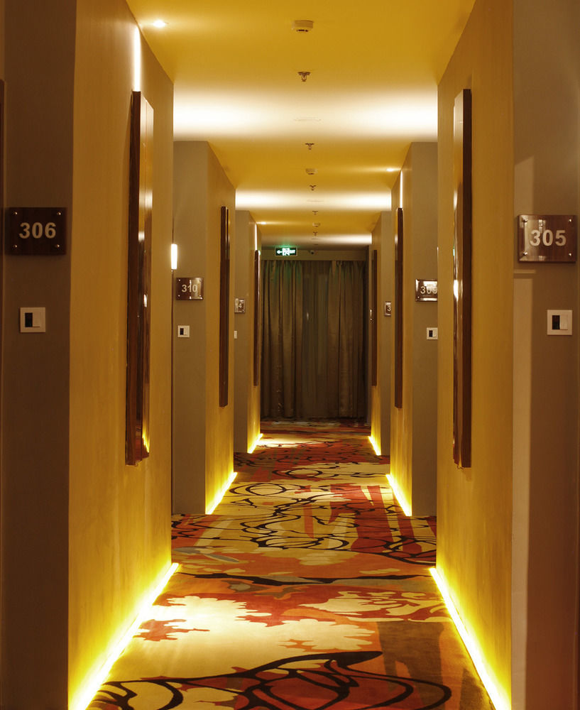 Royal Asnof Hotel Pakanbaru Exteriör bild